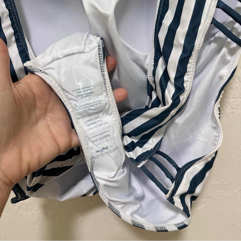 NWT Kenny Flowers Swim One Piece Swimsuit The Hamptons Striped peekaboo side Lg‍ - Picture 6 of 8